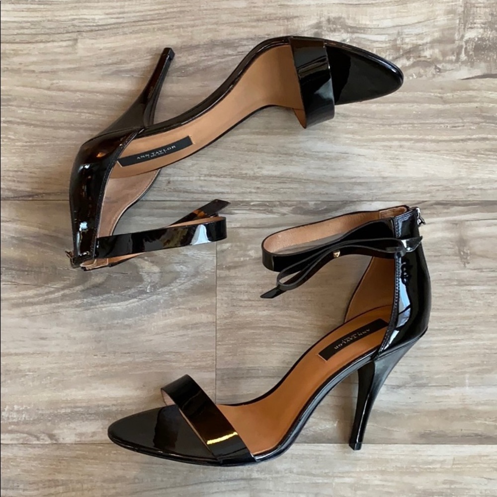Ann Taylor Greta Bow Heel Sandal Patent Leather 9